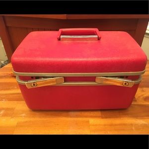 Royal Traveller Train Case